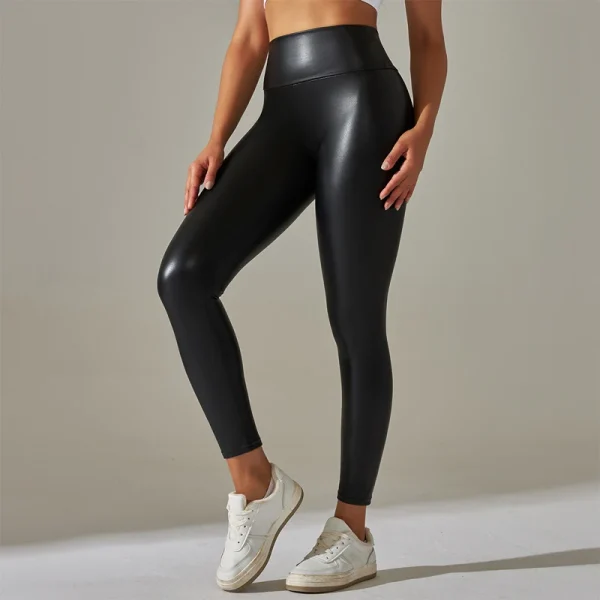 legging simili cuir noir